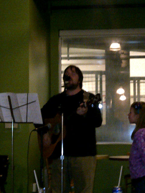 BullsinChina's tweet photo. Davey rocking the Queen street Common right now! Gracie watching ;)#kwawesome http://t.co/MzOfwP4z