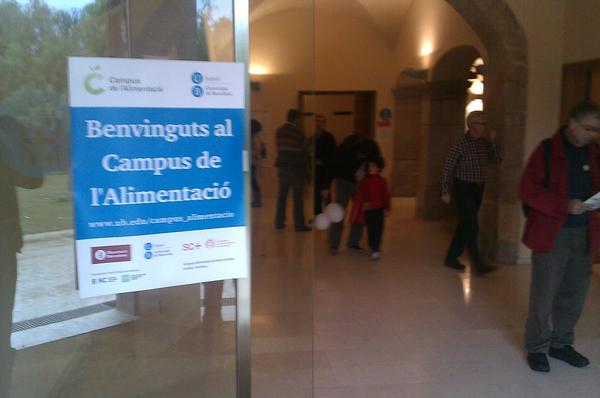 XarxaProp's tweet photo. XarxaProp visita el campus de la alimentacio, que celebra Expaliments 2012 http://t.co/phcDRcZB