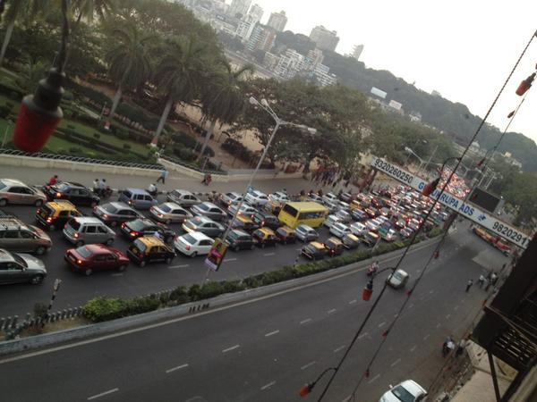 ksmshaw's tweet image. Crazy traffic Opp house