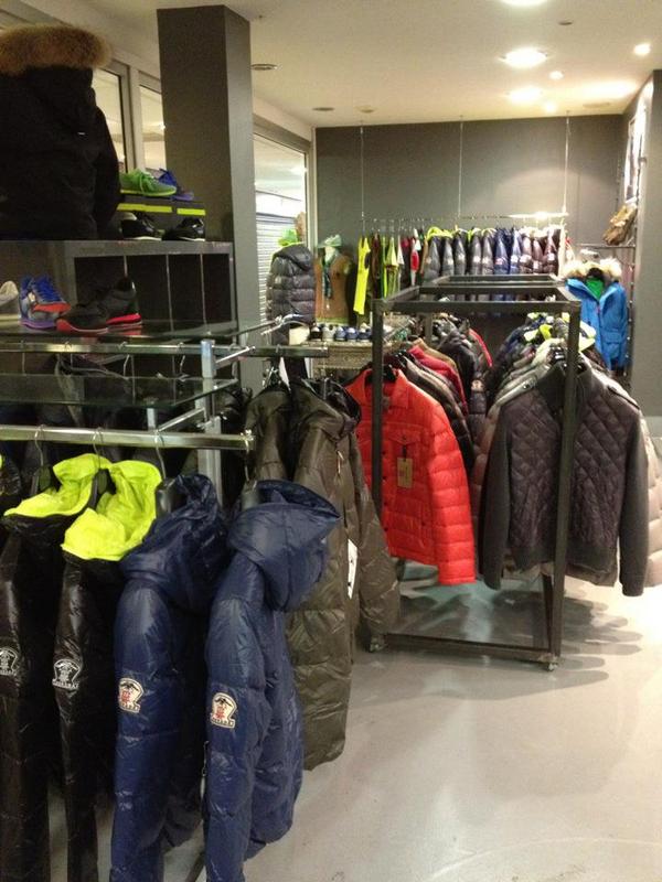 TheLograda's tweet photo. #Shop #LOGRADA "11 Avenue De Mazargues 13008, Marseille France" Visiter Le Magasin Pour Voir Notre Differents Vetement http://t.co/Zx8nnjoz