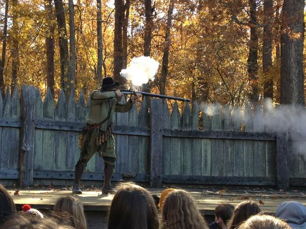 heiskelltrip's tweet photo. Musket fire! http://t.co/TdM2hPhv