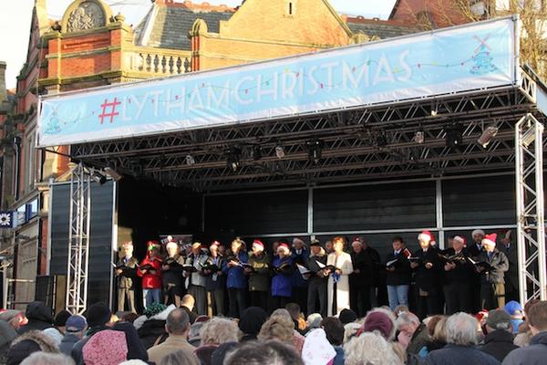 exploreplanet's tweet photo. Forget Oxford Road lights switch on - Lytham is where it is happening #lythamchristmas!! http://t.co/5bRBif1Q
