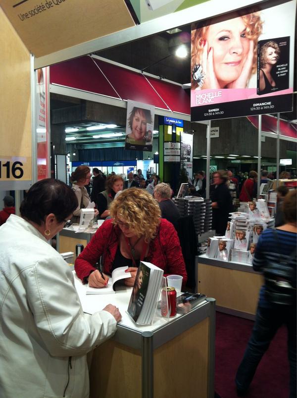 GroupeLibrex's tweet image. L'élégante @MichelleBlanc vous attend au #salonmtl au Stand 116 jusqu'à 14:30 !