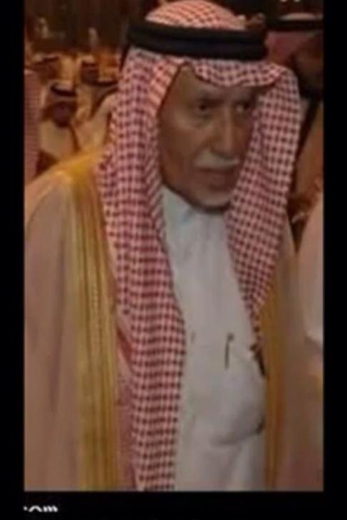 سميتك مبارك على طيب الكار
اللي تشقوت بالمراجل ذراعه
على ابوي مكرم الضيف والجار
وله سمعة عدت بعالي رفاعه