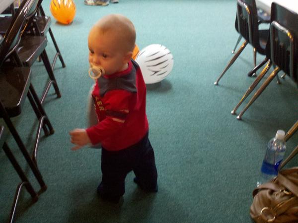 GrooveScott's tweet photo. Somebody is having a special day today....paypay is turning one... #lovecomesinsmallpackages http://t.co/AmOKv90E