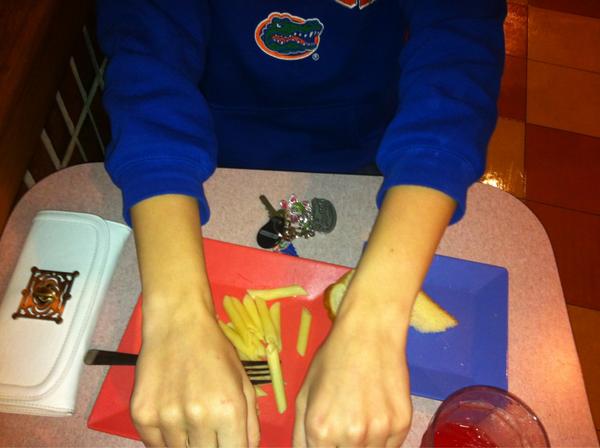 liv_mack's tweet image. No these sleeves are not rolled up... #rachelproblems #babyclothes @RachelEisen89