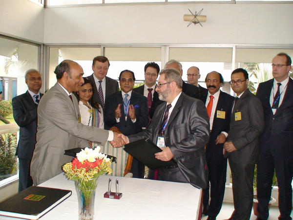 Square signed a MoU on technology transfer with the Ministry Health of Belarus.