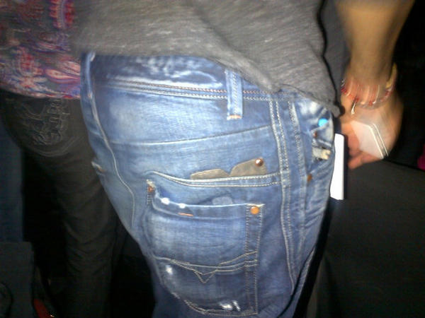 <a href="/jacobyebale/">Jacob Yebale</a> .en éxtasis moviéndose en el concierto de Bose.. <a href="/jorgeasanchezv/">Gigi</a>  y <a href="/arturoriverar/">arturorivera rdz</a> viéndolo.. Asi se mueve