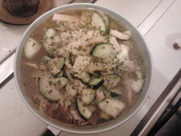 SpicyYuli's tweet photo. Ramen de foto. Hecho en 15 minutos. De Spicy Yuli lleva la pimienta y el cebollino http://t.co/mVrrZtoB