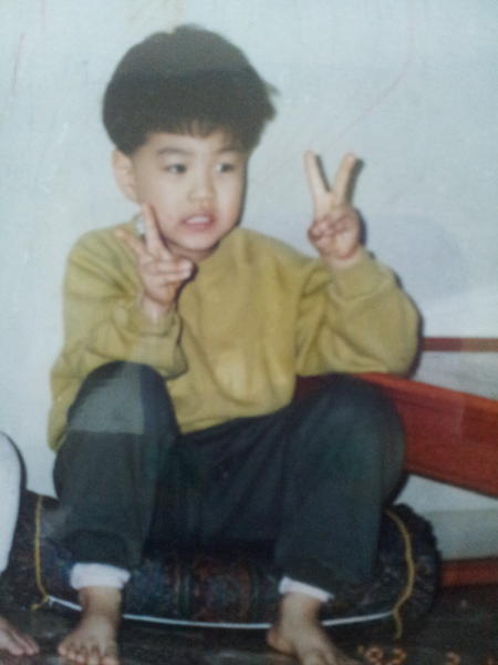 어렸을때 머리 뻗친다고 엄마가 파마해줬단다 ㅋㅋㅋ 그머리 아직도 뻗치는관계로 짧은머리 계속 하는걸로 ㅋㅋㅋ