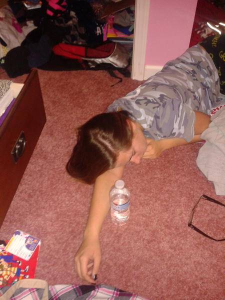 JordanSiemers's tweet photo. Only britt falls asleep in the matter of a min @britthennessey http://t.co/MQG8ruMk