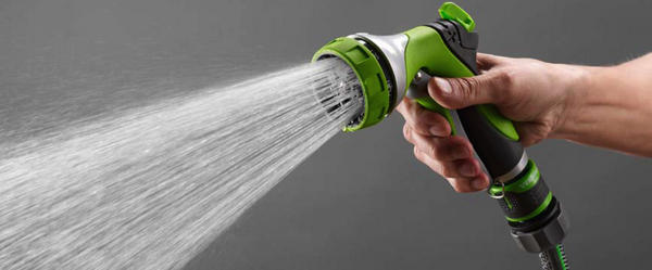 verdemax_rama's tweet photo. Vi aspettiamo ad #EimaGreen per presentarvi le nuove collezioni #irrigazione e #taglio #verdemax #design #giardinaggio http://t.co/kPKJqt6N