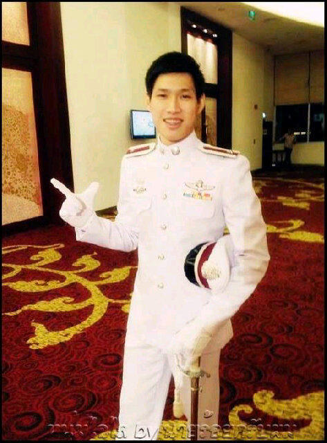 T_LEEP's tweet photo. "หมวดก้อง" ตี๋หล่อจากเมืองเหนือ,,ร้อยโทหนุ่ม,,ตอนนี้เป็นพนักงานสอบสวนอยู่ สภ.เมืองพิษณุโลกจ้า ^ ^ http://t.co/wp6KbsWV