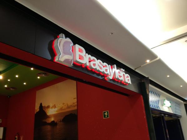 En el brasileiro con #kike pegandonos un homenaje