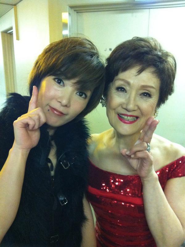 はたけやま裕 由紀さおりバンド チーム由紀 の記念すべき初ステージ終了 良い感じです お姉さまである 安田祥子さんのコーナーもあり素晴らしい美声を聴かせてくださいました 圧巻はお二人のトルコ行進曲 鳥肌 安田祥子さんと嬉しい2ショット