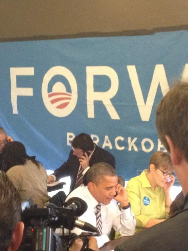 POTUS makes stop at Chicago field office to make calls on election day