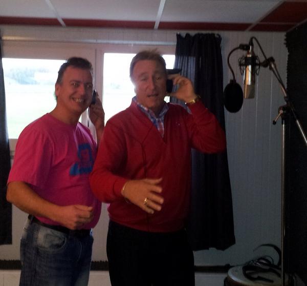 Zo vandaag de nieuwe Carnavalssingle 2013 ingezongen word weer een geweldige Kraker Peter Smulders en Nick Roucher