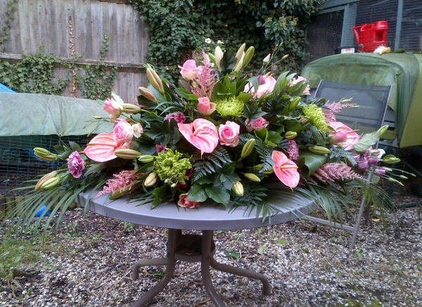 KHFloralDesign's tweet photo. A recent funeral tribute to a very special lady http://t.co/lxNIY9iF