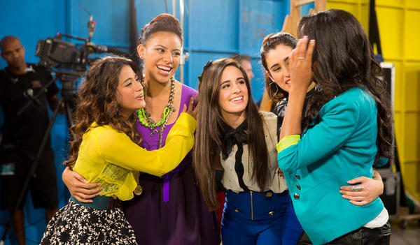 Camila_Cabello's tweet photo. BEST FRANDZ. i dont want this to ever end #voteteamunknown @laurenjauregui @normanikordei @allybrooke @dinahjane97 http://t.co/gzELa2hk