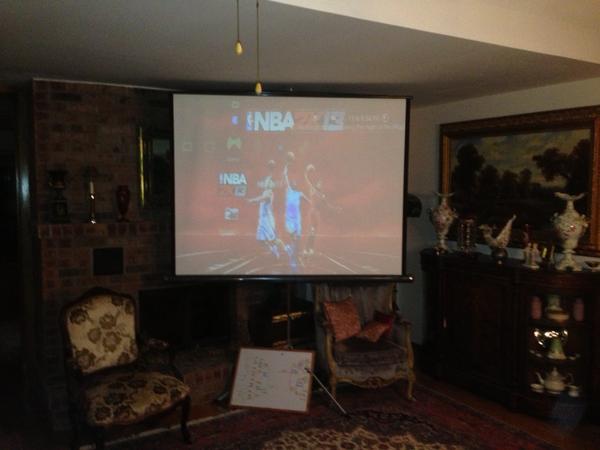 mikeyoung_9's tweet image. Did a little redecorating in the living room. #90inchscreen #2k13. #BrosWillBeBros
