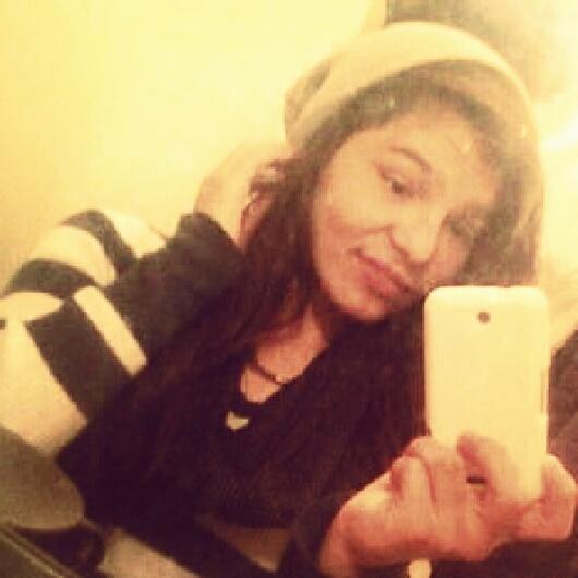bellah_4's tweet photo. Boredd #beanie http://t.co/6t69RVPl