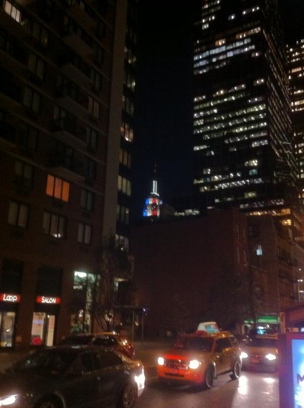 mattenen's tweet photo. Election night in NYC! Great colors on the Empire State Building http://t.co/gKPzhCpo
