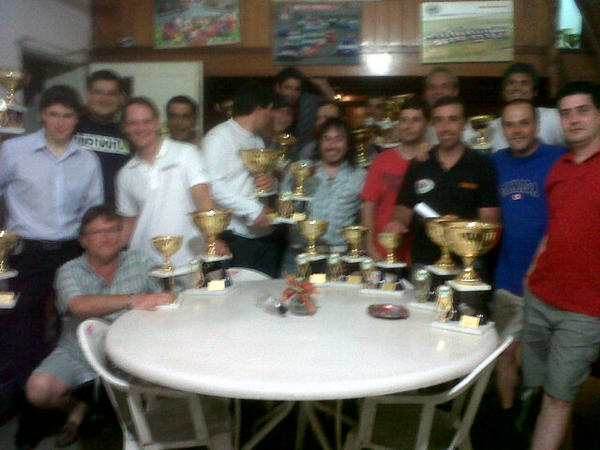 atzonalpista's tweet photo. Entrega de primios de la fecha 9 http://t.co/UtsDhQut