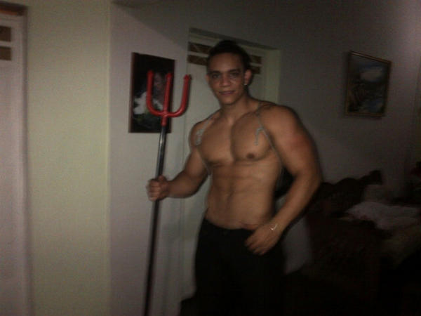 StripperRonald's tweet photo. http://t.co/DazxuuGX