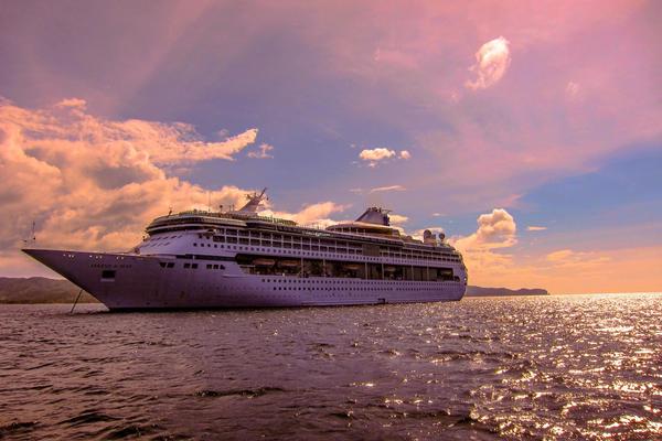aquaBoracay's tweet photo. Royal Caribbean's Legend of the Seas stopped at the port of Boracay in the Phillippines for the first time! #boracay http://t.co/1KV8iZ9M