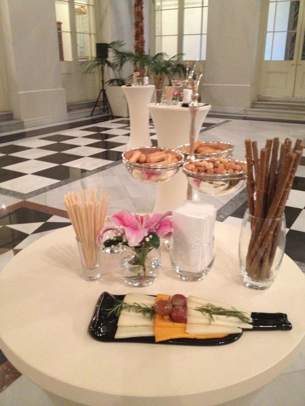 Ingiliz baskonsoloslugu davetinden kareler