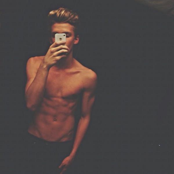 OMCodyyyyy. :"> <a href="/CodySimpson/">Cody Simpson</a> You're so hoooooooooooooooooooot :"> It was like OMG :"> ♥.♥