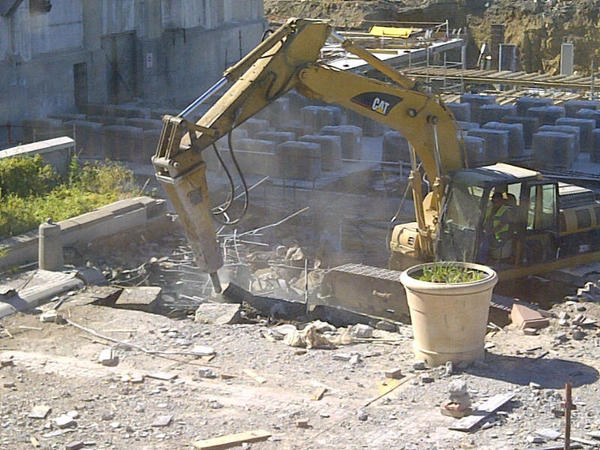 Construction outside my building is becoming really hectic - this guy is causing my laptop to shake all over my desk!