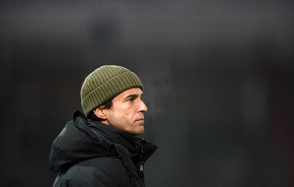 FCBayern's tweet image. Mehmet #Scholl im Interview - Platz drei? 'Nicht schlecht, aber unbefriedigend'
Zum Interview: fcbayern.telekom.de/de/aktuell/new…