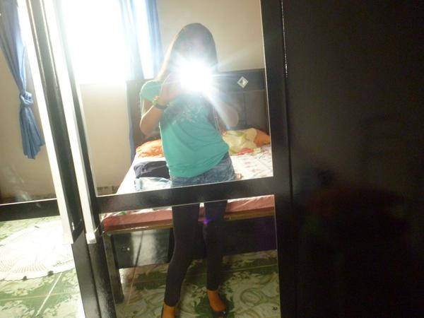 jenifervic1's tweet photo. tira foto no espelho pra postar no twiter kkkkkkkkk essa nem rimou http://t.co/HBcIdIdR