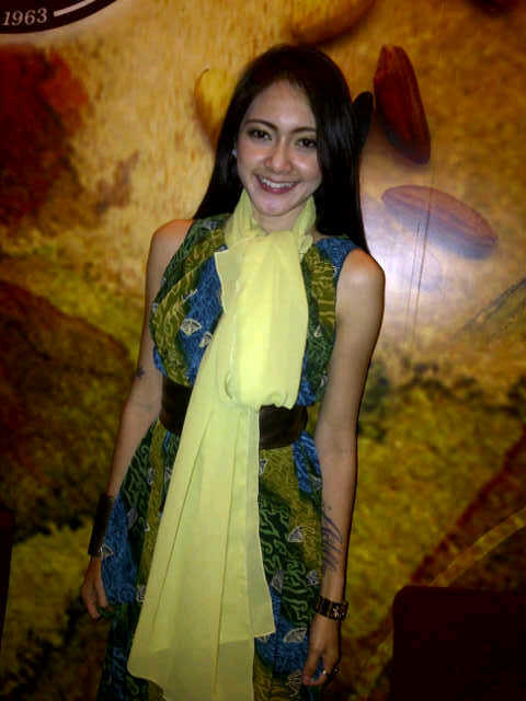 Love the green love..from @HijabQueenaID :*