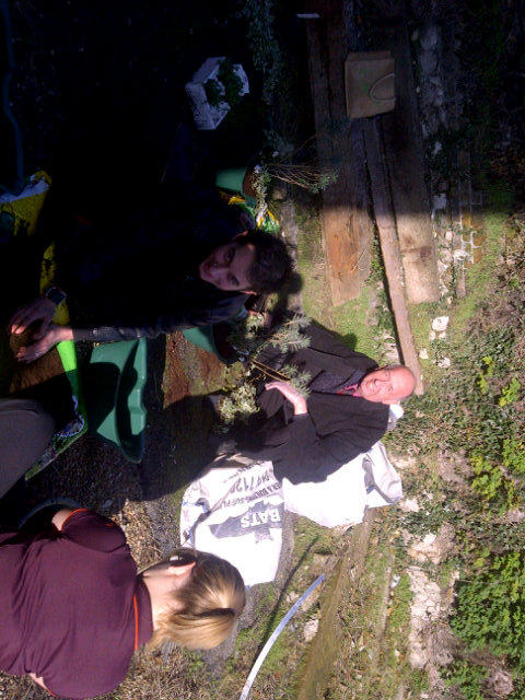 Sains_Chatham's tweet image. Spent the morning getting the hanging baskets ready for the Chatham Greening project. Thanks everyone for your help!