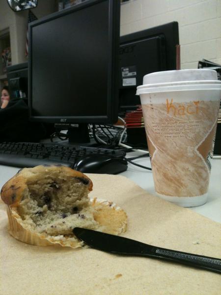 kaci08011's tweet photo. @CHSCardinalCafe enjoying a #blueberry muffin an some Hot Chocolate in Intro to Business http://t.co/BAtGQRiX