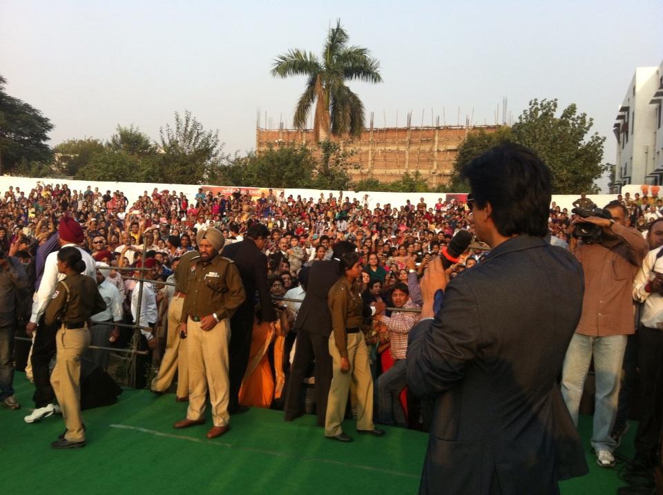 Pooja Dadlani on Twitter: "King addressing 1000's of students at Doaba