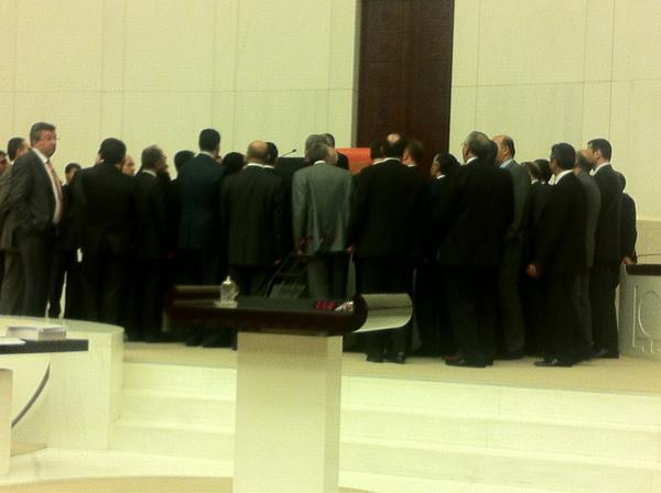 gundesbakir's tweet photo. Meclisin şu anki hali. http://t.co/Njl6cBLx