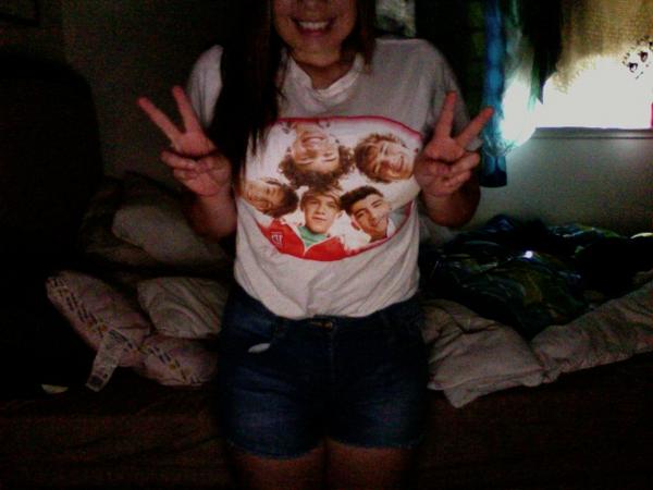 cassidycutie15's tweet image. #OneDirectionShirt