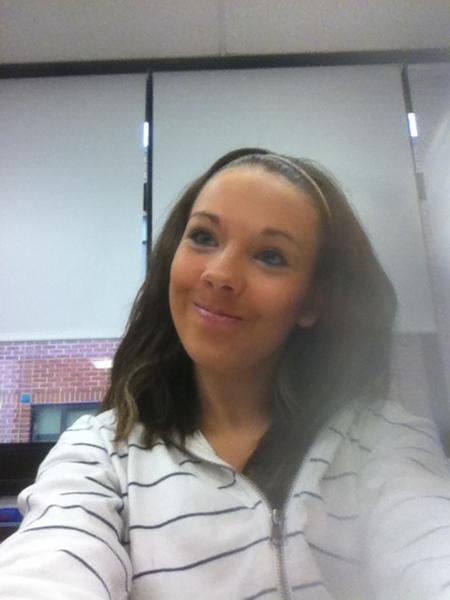 mledrich69_mar's tweet photo. Y am I singleee!!! http://t.co/J0DhAdZm