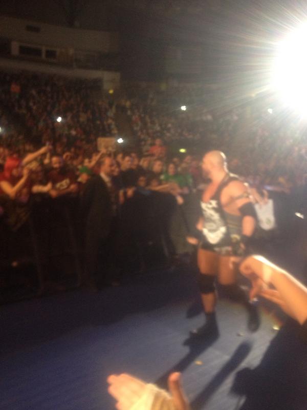blowingtooloud's tweet photo. Wwe wow !!!!!!!!!!! http://t.co/1vd2MZLA