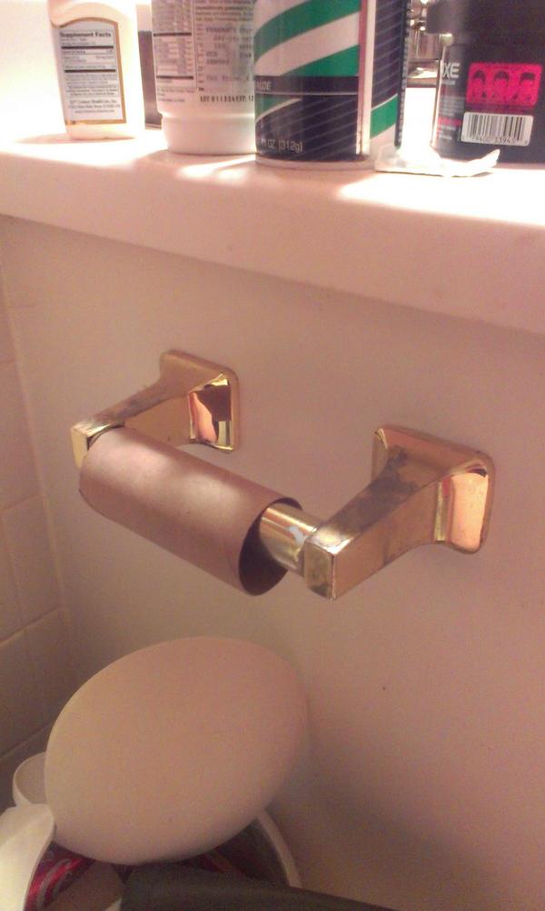 TheReal_Spancer's tweet image. Worst sight of your life after taking a huge poop. #PoopingProblems