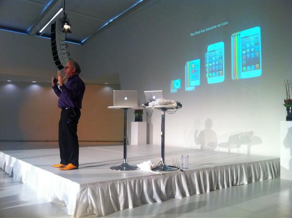 Design United tweet media