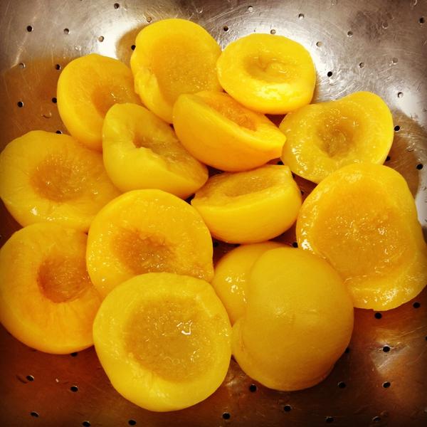 GandFCafe's tweet image. The most important part of a peach cheesecake? Why, the fresh juicy peaches of course #notatrickquestion