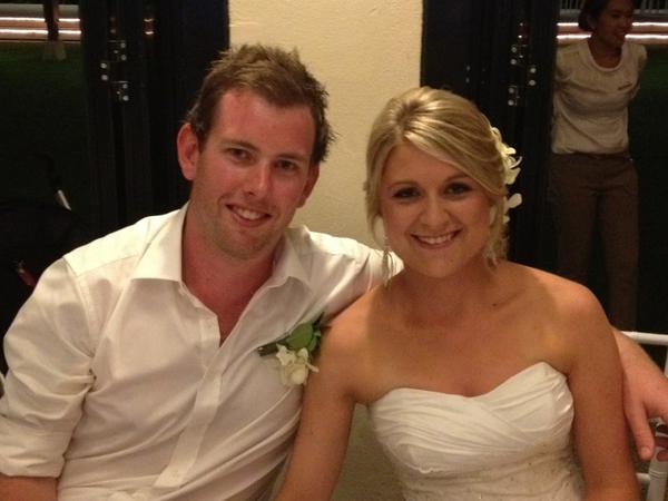 TristanMerrett's tweet photo. My sister and her husband on their wedding day in Thailand.... http://t.co/TFISkV4k