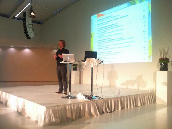 Design United tweet media