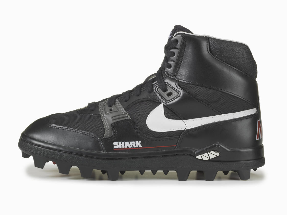 nike shark cleats 1990