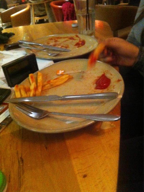 Rachel_Desa's tweet photo. "@niahellyeah: @Rachel_Desa let Nandos beat here #letdown http://t.co/MPMhp8oE" I did not! I just took a break and then powered through :)