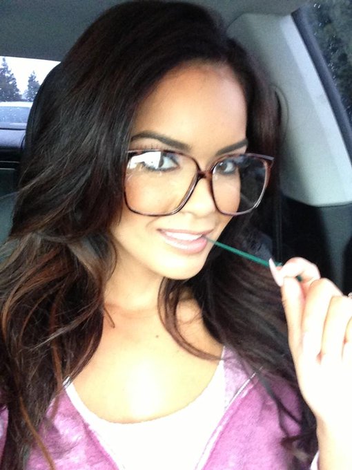Talk nerdy to me .....eeeek!! #sexy #latina #nerd http://t.co/DD2aXKKR